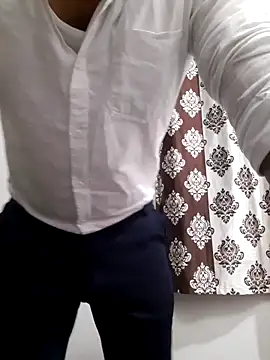 Guyinshortss online show from June 20, 8:33 pm