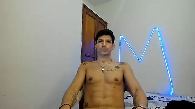 Snapshot of MasterSEX420 chatting on November 9, 12:53 am MasterSEX420 online show from November 9, 12:53 am