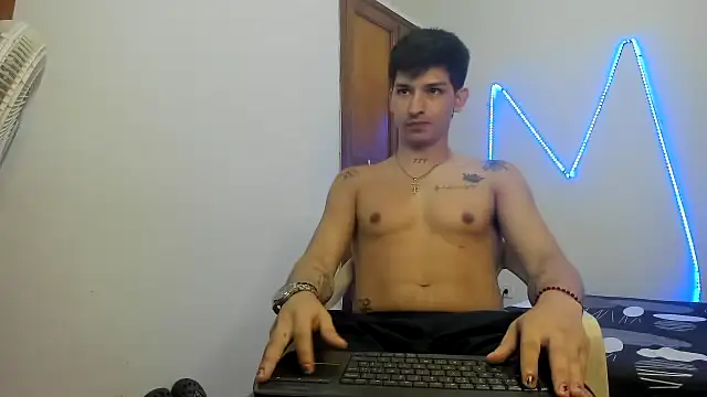 Snapshot of MasterSEX420 chatting on November 17, 2:12 pm MasterSEX420 online show from November 17, 2:12 pm