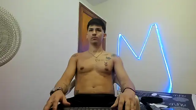 Snapshot of MasterSEX420 chatting on November 20, 2:50 pm MasterSEX420 online show from November 20, 2:50 pm