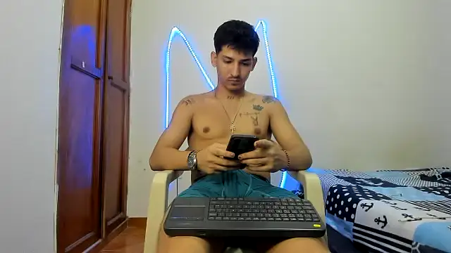 Snapshot of MasterSEX420 chatting on December 1, 1:27 pm MasterSEX420 online show from December 1, 1:27 pm