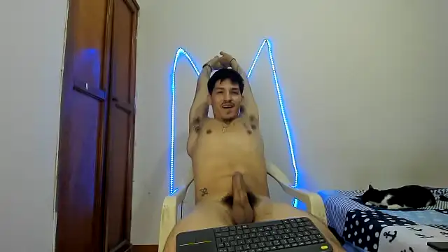 Snapshot of MasterSEX420 chatting on December 2, 2:23 pm MasterSEX420 online show from December 2, 2:23 pm