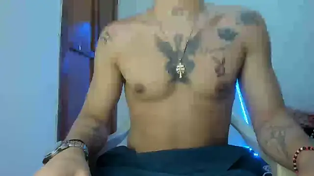 Snapshot of MasterSEX420 chatting on December 19, 2:18 am MasterSEX420 online show from December 19, 2:18 am