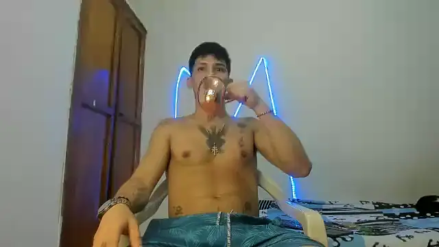 Snapshot of MasterSEX420 chatting on January 12, 6:02 pm MasterSEX420 online show from January 12, 6:02 pm