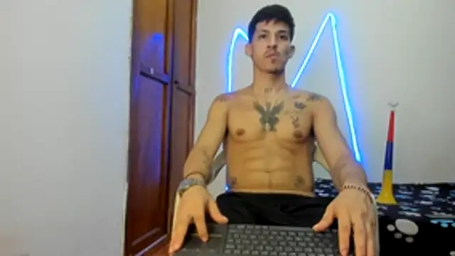 Snapshot of MasterSEX420 chatting on January 17, 8:56 pm MasterSEX420 online show from January 17, 8:56 pm