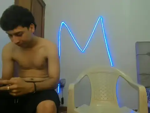 Snapshot of MasterSEX420 chatting on February 15, 4:58 pm MasterSEX420 online show from February 15, 4:58 pm