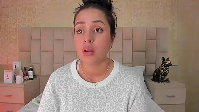 EmmaTorres  online show from March 19, 12:15 am