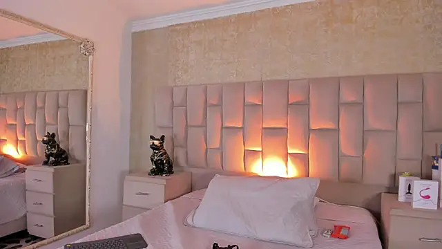 EmmaTorres  online show from November 15, 9:32 pm