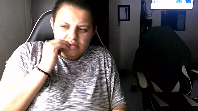 Snapshot of tatsumi_nao chatting on February 1, 12:42 am tatsumi nao online show from February 1, 12:42 am