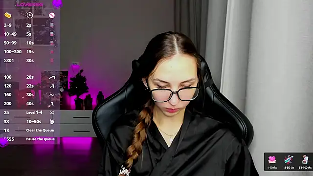 Sm0ly online show from December 18, 2:21 am