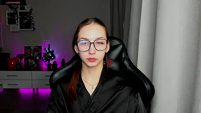 Sm0ly online show from December 28, 4:08 am