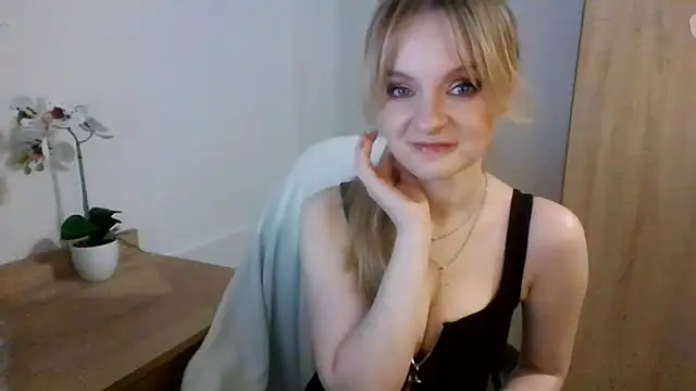 AlmaHoney online show from March 7, 12:15 am