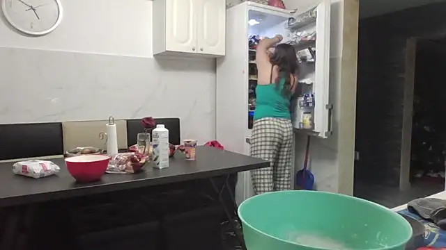 Snapshot of milfmomxx chatting on December 12, 1:49 pm milfmomxx online show from December 12, 1:49 pm