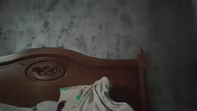 Snapshot of milfmomxx chatting on November 9, 11:41 am milfmomxx online show from November 9, 11:41 am