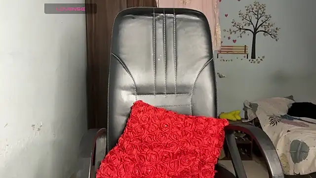 Snapshot of Dazzling__ira chatting on February 18, 10:47 pm Dazzling ira online show from February 18, 10:47 pm