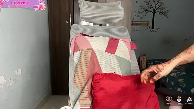 Snapshot of Dazzling__ira chatting on October 21, 10:21 pm Dazzling ira online show from October 21, 10:21 pm