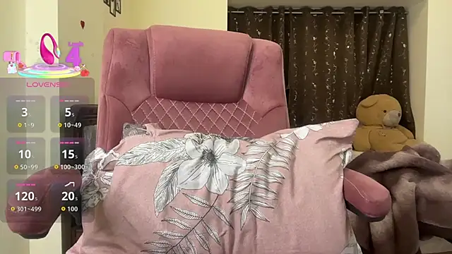 Snapshot of Dazzling__ira chatting on February 8, 9:40 pm Dazzling ira online show from February 8, 9:40 pm