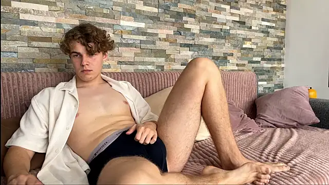 Snapshot of dymonted chatting on October 10, 9:52 am dymonted online show from October 10, 9:52 am