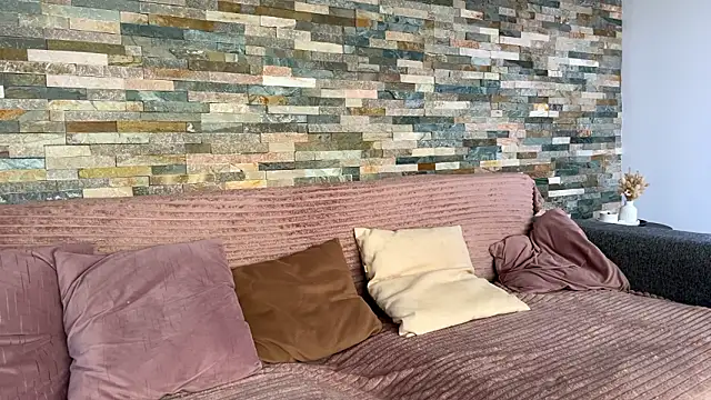 dymonted online show from March 17, 3:15 pm