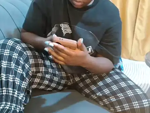 Snapshot of leslysexygirl chatting on November 4, 5:50 am leslysexygirl online show from November 4, 5:50 am