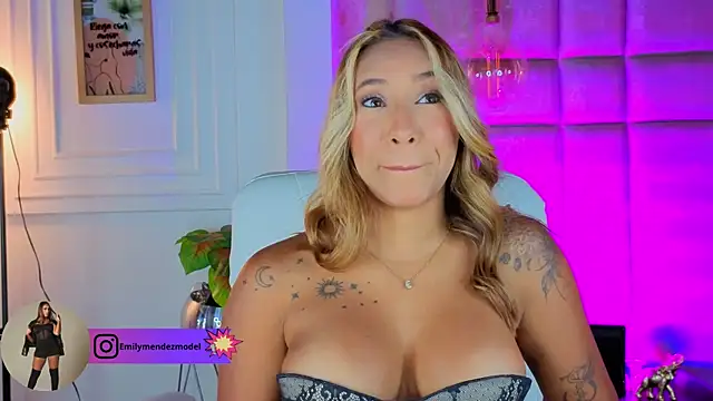 AlessiaLondon online show from July 13, 10:18 am