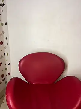 Snapshot of AdelaHaneix chatting on November 15, 10:15 pm AdelaHaneix online show from November 15, 10:15 pm