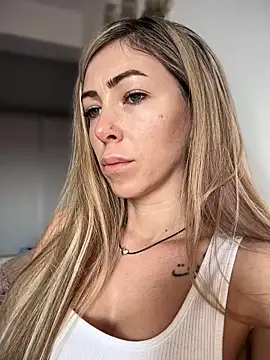 RaquelleDevon online show from March 9, 7:12 am