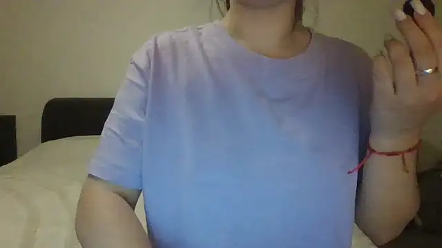 VanesaJewelz online show from March 2, 8:40 pm