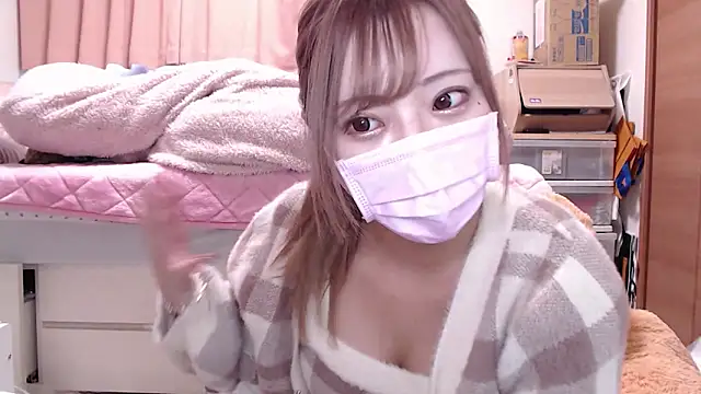 Snapshot of _chanMOMO_ chatting on December 22, 4:50 am  chanMOMO  online show from December 22, 4:50 am