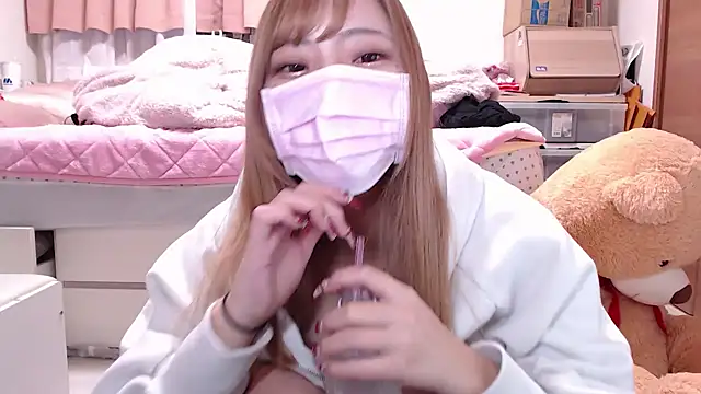 Snapshot of _chanMOMO_ chatting on January 3, 7:38 am  chanMOMO  online show from January 3, 7:38 am