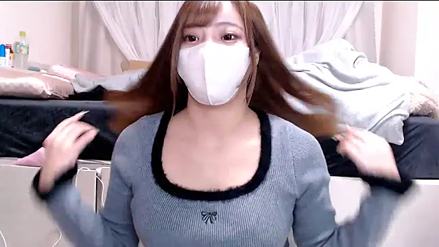 Snapshot of _chanMOMO_ chatting on February 2, 10:13 am  chanMOMO  online show from February 2, 10:13 am