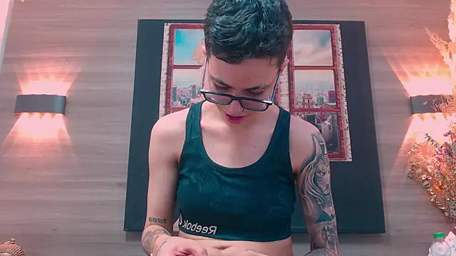 Cutie Shy  online show from December 3, 5:11 pm