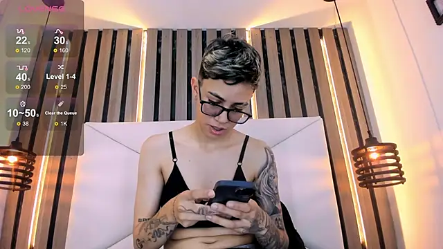 Cutie Shy  online show from February 18, 7:21 pm