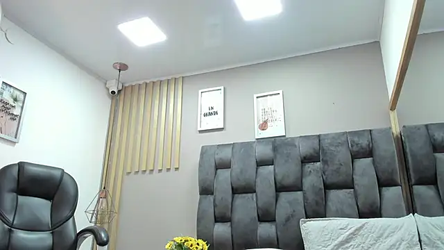 Snapshot of camila__herrera chatting on December 21, 12:38 pm camila herrera online show from December 21, 12:38 pm