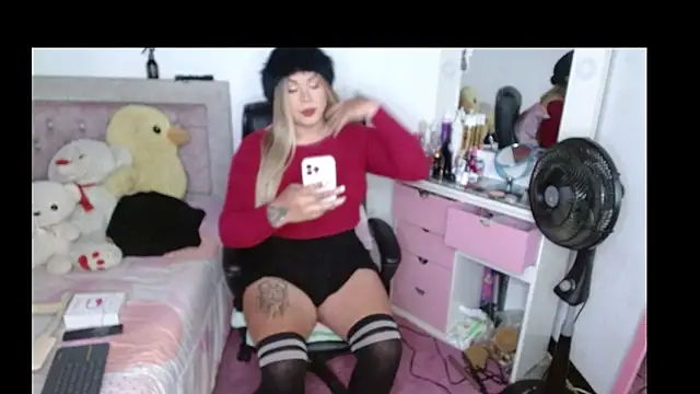 kim hot69  online show from November 7, 12:38 pm