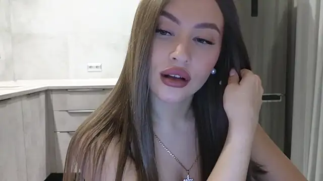 Snapshot of Cinderella____ chatting on December 14, 9:24 pm Cinderella online show from December 14, 9:24 pm