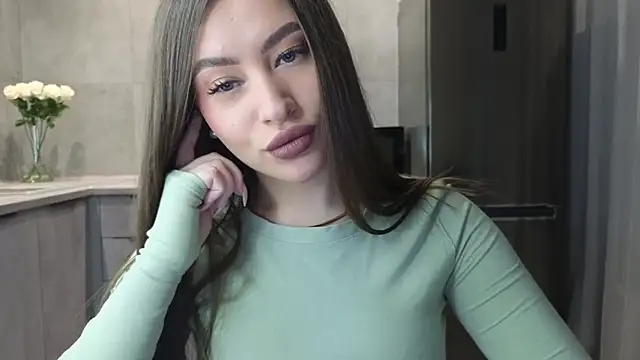 Snapshot of Cinderella____ chatting on December 23, 12:57 am Cinderella online show from December 23, 12:57 am