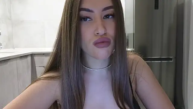 Snapshot of Cinderella____ chatting on February 3, 4:41 pm Cinderella online show from February 3, 4:41 pm