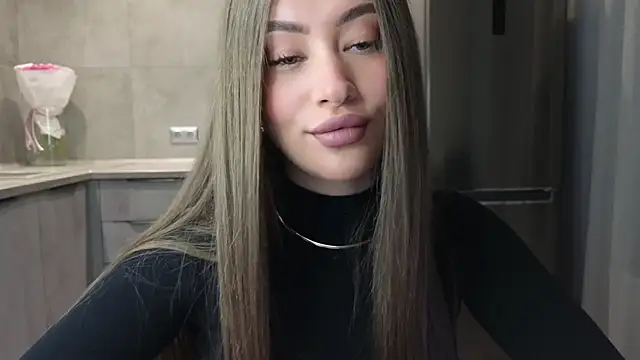 Snapshot of Cinderella____ chatting on March 4, 8:27 pm Cinderella online show from March 4, 8:27 pm