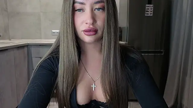 Snapshot of Cinderella____ chatting on October 22, 6:51 pm Cinderella online show from October 22, 6:51 pm