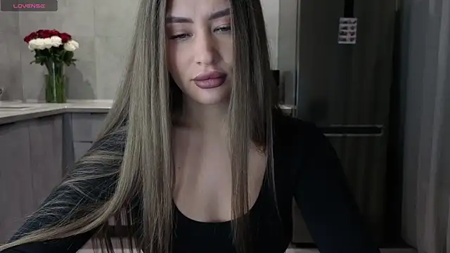 Snapshot of Cinderella____ chatting on November 7, 7:58 pm Cinderella online show from November 7, 7:58 pm