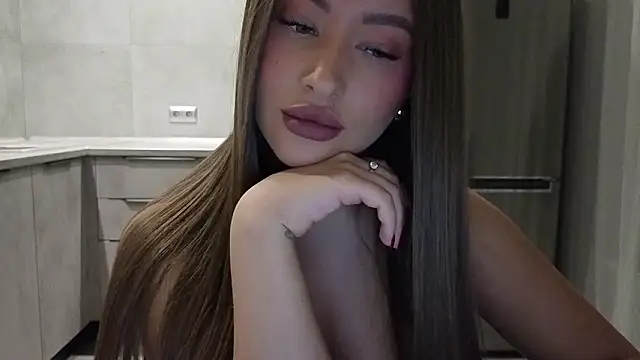 Snapshot of Cinderella____ chatting on March 1, 8:22 pm Cinderella online show from March 1, 8:22 pm