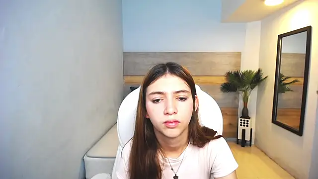 Snapshot of liseth_fox chatting on December 6, 7:45 pm liseth fox online show from December 6, 7:45 pm