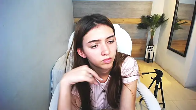 Snapshot of liseth_fox chatting on December 10, 11:08 pm liseth fox online show from December 10, 11:08 pm