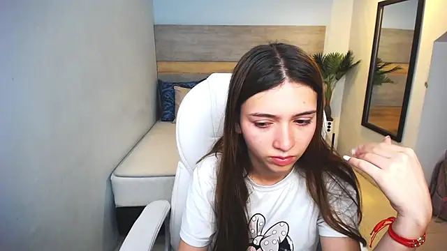 Snapshot of liseth_fox chatting on December 11, 11:00 pm liseth fox online show from December 11, 11:00 pm