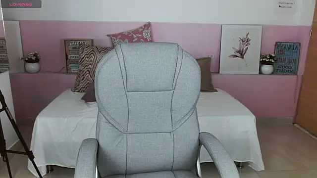 Snapshot of liseth_fox chatting on December 14, 6:41 pm liseth fox online show from December 14, 6:41 pm