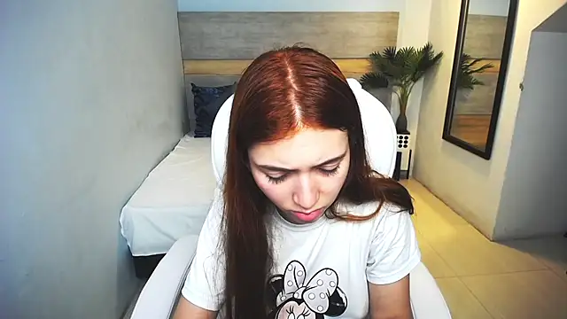 Snapshot of liseth_fox chatting on December 23, 3:33 pm liseth fox online show from December 23, 3:33 pm