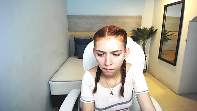 Snapshot of liseth_fox chatting on December 24, 6:17 pm liseth fox online show from December 24, 6:17 pm