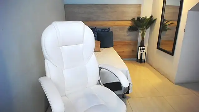 Snapshot of liseth_fox chatting on January 7, 6:45 pm liseth fox online show from January 7, 6:45 pm