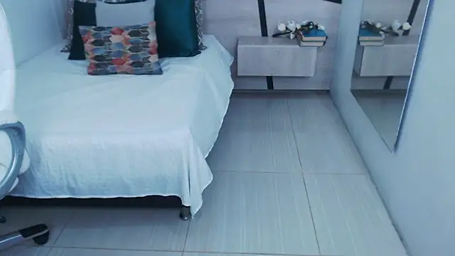 Snapshot of liseth_fox chatting on January 8, 3:28 pm liseth fox online show from January 8, 3:28 pm